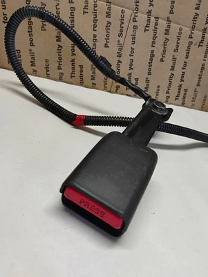 2010-2013 Kia Soul Front Left Driver Side Seat belt Buckle Black Assembly OEM - Image 1 of 4