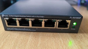 TP-Link TL-SG1005P v4 Desktop Gigabit Switch, 5x RJ-45, 4x RJ-45 PoE+ 4x 16.25W - Bild 1 von 4