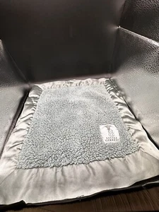 "Manta de seguridad Little Giraffe verde salvia Sherpa borde satinado Lovey 15"" RARA EE. UU." - Imagen 1 de 12