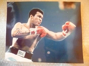 Muhammad Ali Autograph Photo with Certificate of Authenticity 100% Genuine - Picture 1 of 5