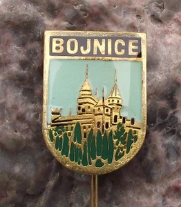 Vintage Czechoslovakia Bojnice Castle Town Weinitz Tourist Shield Pin Badge - Picture 1 of 3