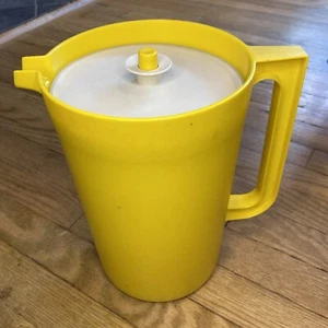 Vintage Yellow Tupperware 1416-4 Large 1 Gallon Pitcher - Picture 1 of 11