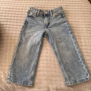 H&M TODDLER Girls High Waisted Wide Leg Light Wash Jeans Size 2YRS - Picture 1 of 3