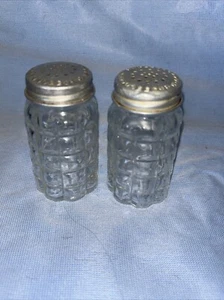 Vtg Anchor Hocking Salt/Pepper Shaker Waffle Clear Glass No 1 Decratve Lid - Picture 1 of 5