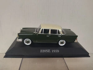 MERCEDES-BENZ W111 220 SE 1959 SEDAN COLAS VERDE/BLANCO 1:43 ALTAYA IXO - Imagen 1 de 4