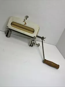 Manovella strizzatore lavanderia vintage funzionante - Foto 1 di 10