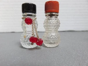 2 Vintage 1 3/4" MINI PERFUME WITH RED DANGLING BEADS EMPTY SNOWMAN - Bild 1 von 1