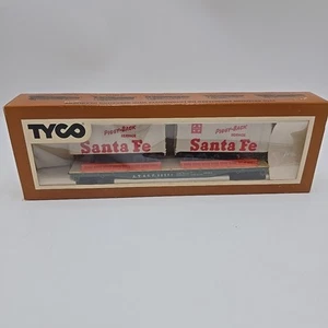 Tyco Car - 50 Foot With Piggyback Trailers On 50’ Flat Car Sante Fe - Picture 1 of 2