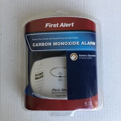 First Alert CO400 Carbon Monoxide Alarm Detector New In Package - Image 1 of 2