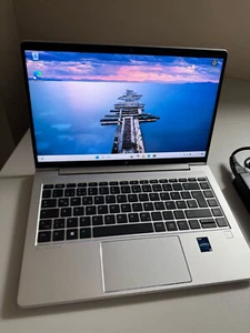 HP - EliteBook 640 G10,Notebook, i5 13 Gen 16GB Ram 256GB M.2 SSD Garantía 2027 - Imagen 1 de 1