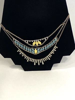 Collar Jewelmint Triple 3 Hilos Cadena Tono Dorado  Foto 1 de 4