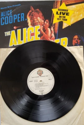 Alice Cooper ‎– The Alice Cooper Show 1977 rock LP album vinyl record Live album - Image 1 of 4