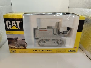 Vtg Cat 2-ton tractor 1:16 scale NIB by Norscot models, made in China 2001 - Picture 1 of 18