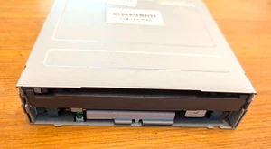 Samsung SFD-321B 3.5" Internal Floppy Disk Drive FDD Black No Bezel - Afbeelding 1 van 6