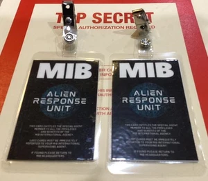 Juego de 2 insignias de cosplay/prop “MIB ALIEN RESPONSE TEAM SPECIAL AGENT” - Imagen 1 de 2