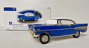 Department 56 Snow Village: Chevrolet Bel Air 1957 autos clásicos azules serie (2000) - Imagen 1 de 13