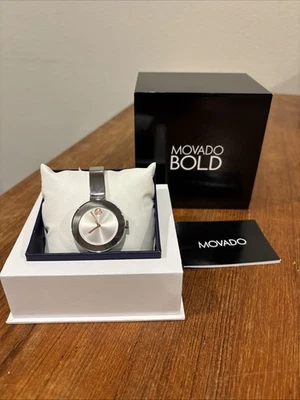 Reloj Movado para mujer con esfera plateada audaz de acero inoxidable - 3600194 (precio de venta sugerido por el fabricante 495 USD) Foto 1 de 4
