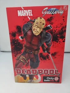 Diamond Select Gallery Deadpool Statue Gamestop Exclusive! - Picture 1 of 9