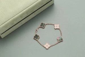 Van Cleef & Arpels Vintage Alhambra Bracelet Onyx Gold, Diamond 5 motifs 18k RG - Picture 1 of 8