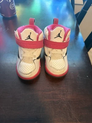 Nike Air Jordan Zapatos para niños pequeños Rojo/Blanco Correa Tenis Foto 1 de 3