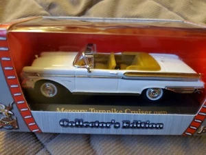 1/43 Scale 1957 Mercury Turnpike Cruiser Road Signature New - Picture 1 of 1