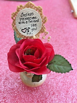 Jarrón vintage FT1 cara de madera seda rosa flor Dios me bendijo con un amigo V H Foto 1 de 2