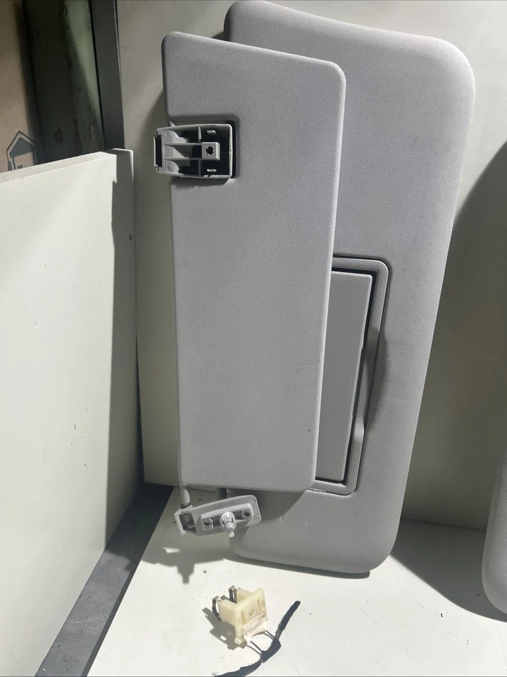 06-12 Mercedes X164 GL450 ML550 Parasol Parasol Delantero Lado Izquierdo Gris Fabricante de Equipo Original Foto 1 de 4