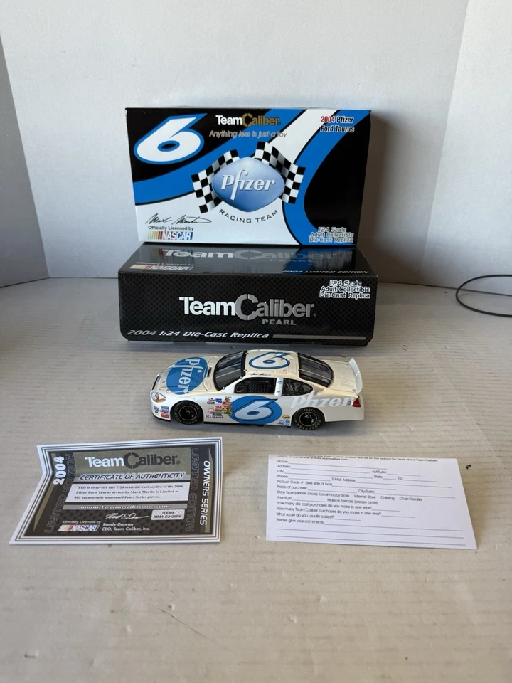 TEAM CALIBER PEARL 1:24 Mark Martin #6 Pfizer 2004 Ford Taurus Roush - Imagem 1 de 4