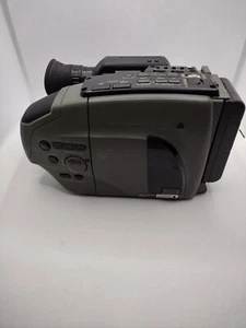 JVC GR-AX25U Camera Recorder Camcorder, FOR PARTS. READ DESCRIPTION  - Picture 1 of 6