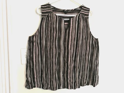 Camiseta Regata Feminina Torrid 2 Plus 2X Preta Cinza Rosa Decote V Listrada Sem Mangas - Imagem 1 de 4