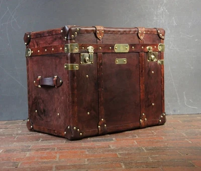 English leather trunk side table vintage style Hand crafted from the fines Trunk - Image 1 of 4