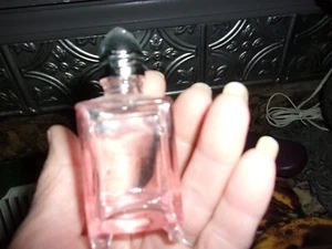 salt shaker, vintage pink glass, in exc. cond. small and dainty! - Picture 1 of 2