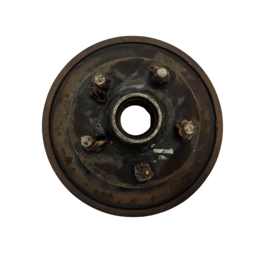 1939 - 1940 年道奇卡车 3/4 吨前左侧轮毂和鼓组件 590623 NOS。 — 第 1/2 张图片