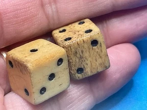 —-GUERRA CIVILE 1800—-DADI BOVINI BOVINI INTAGLIATI A MANO PIÙ GRANDI———B-03 - Foto 1 di 15