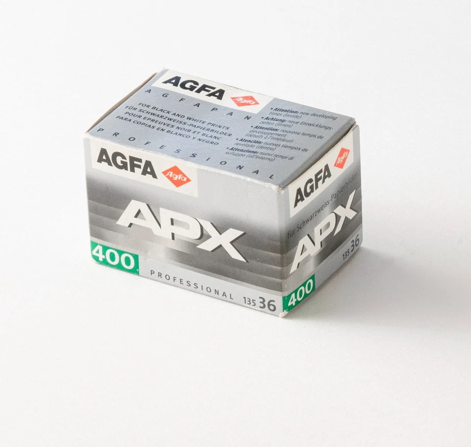 Película AGFA APX 400 135/36 1 rollo caducada-2008 Foto 1 de 1