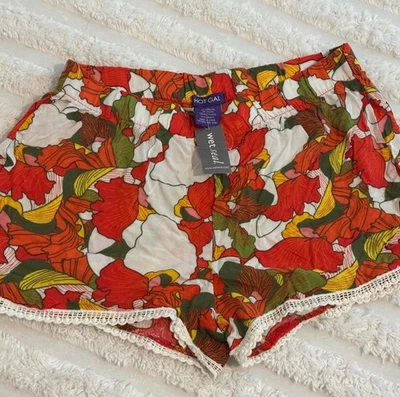NWT Wet Seal Vintage Women's Medium Floral Shorts Elastic Waist Shorts - Image 1 of 3