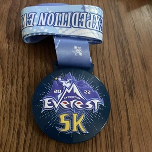 Run Disney Springtime Surprise Everest 5k 2022 Kompass Medaille - 50th Anniversary - Bild 1 von 5