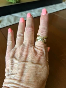 ladies 14kt yellow gold ring - Picture 1 of 8