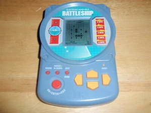 Battleship Electronic Handheld Game MB Milton Bradley 1995 Small Pocket Portable - Picture 1 of 6
