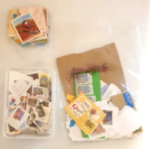 POSTAGE STAMPS Huge Lot of Mostly Used Mostly Australian Stamps Plus Booklets. - Picture 1 of 12