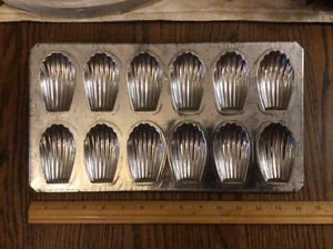 Molde para galletas/chocolate Madeleine vintage #80, hecho en Francia, estado usado - Imagen 1 de 15