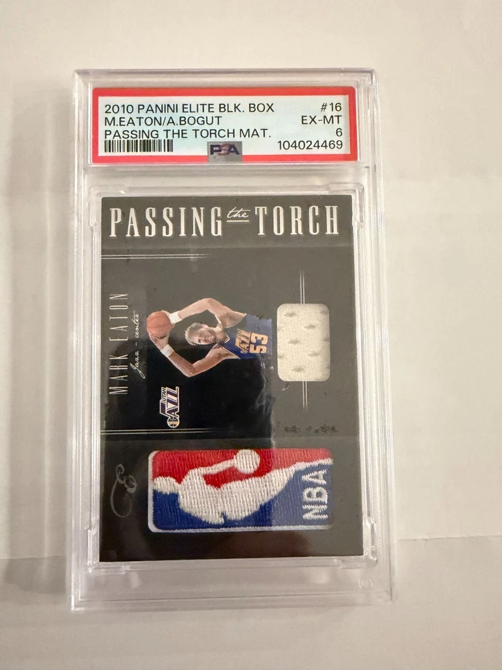 Memorabilia Elite Black Box Passing the Torch 2010/99 Mark Eaton Andrew Bogut Foto 1 de 2