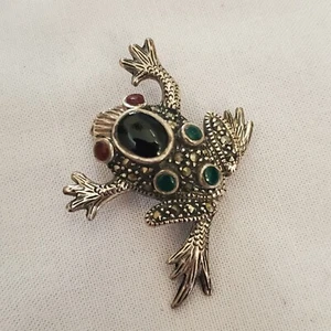 Signed STERLING Silver Marcasite Green Gemstone Frog Toad Brooch Pin - Picture 1 of 7
