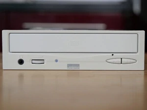 BTC BCE3212IM Lecteur Graveur CD-RW (IDE) courroie neuve avec adaptateur SATA - Photo 1/12
