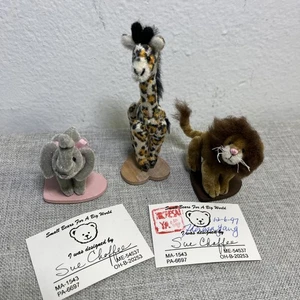Lot Of 3 sue chaffee Miniature Bears With Stands giraffe, lion and elephant - Picture 1 of 6