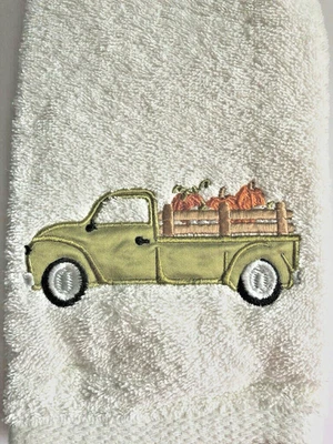 Juego de 2 toallas de mano bordadas blancas para camión agrícola de acción de gracias Foto 1 de 4