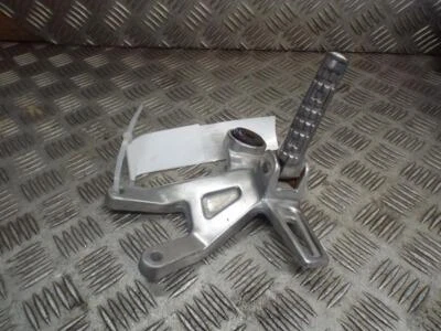 Yamaha FZ750 FZ 750 Genesis 1988-On RHS Right Hand Side Rear Footrest & Hanger — 第 1/4 张图片