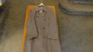 Vintage Lightly Worn Nearly New Men's Austin Reed 48L Rain Coat - Picture 1 of 24