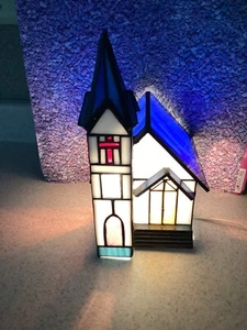 Tiffany Style Lamp Stained Glass Church Table Light Vintage Collectible - Picture 1 of 16