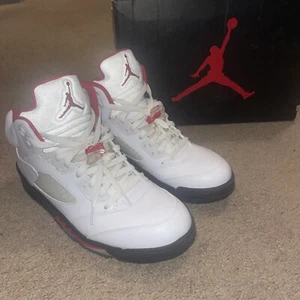 Jordan 5 Retro Rojo Fuego 2013 (136027-100) Talla 11 y 11.5 LEER POR FAVOR Personalizado - Imagen 1 de 9